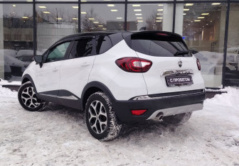Подержанный автомобиль Renault Kaptur 2021 года (6 фото)