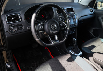 Подержанный автомобиль Volkswagen Polo Sedan 2019 года (12 фото)