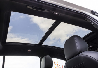 Подержанный автомобиль Volkswagen Tiguan 2025 года (24 фото)