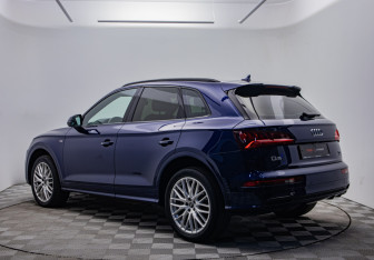 Подержанный автомобиль Audi Q5 2018 года (7 фото)