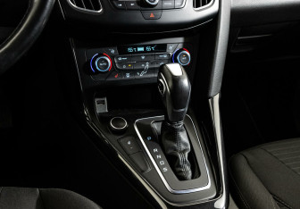 Подержанный автомобиль Ford Focus Hatchback 2017 года (14 фото)