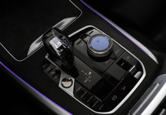 Подержанный автомобиль BMW X7 2021 года (22 фото)