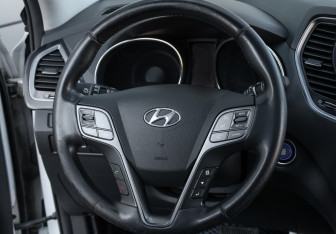 Подержанный автомобиль Hyundai Santa Fe 2012 года (18 фото)