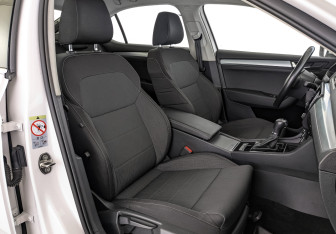 Подержанный автомобиль Skoda Superb Liftback 2017 года (24 фото)