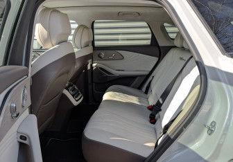 Подержанный автомобиль Exeed RX 2024 года (12 фото)