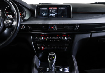 Подержанный автомобиль BMW X6 2019 года (14 фото)