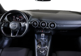 Подержанный автомобиль Audi TT Coupe 2016 года (13 фото)