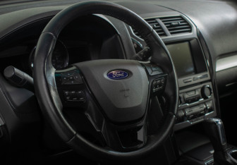 Подержанный автомобиль Ford Explorer 2018 года (16 фото)
