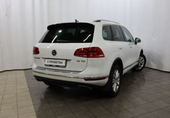 Подержанный автомобиль Volkswagen Touareg 2017 года (4 фото)
