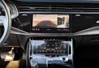 Подержанный автомобиль Audi Q7 2021 года (15 фото)