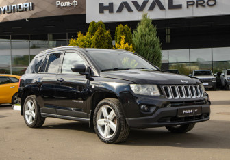 Подержанный автомобиль Jeep Compass 2012 года (2 фото)
