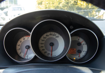 Подержанный автомобиль Mazda 3 Hatchback 2006 года (8 фото)