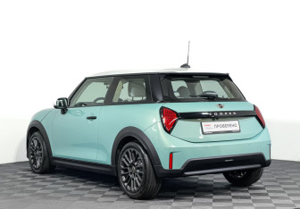 Подержанный автомобиль MINI Hatch 2025 года (7 фото)