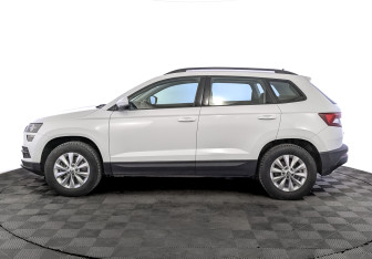 Подержанный автомобиль Skoda Karoq 2021 года (8 фото)