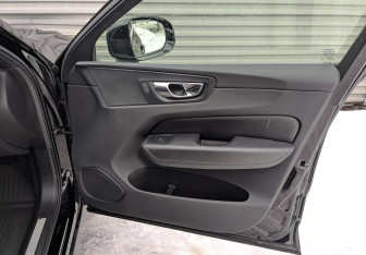 Подержанный автомобиль Volvo XC60 2018 года (22 фото)