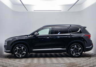 Подержанный автомобиль Hyundai Santa Fe 2021 года (8 фото)