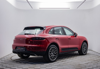 Подержанный автомобиль Porsche Macan 2018 года (5 фото)