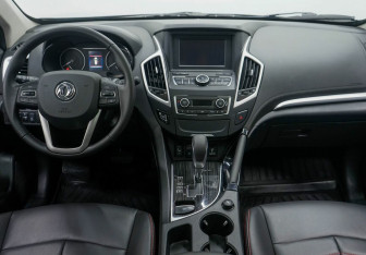 Подержанный автомобиль DongFeng AX7 2018 года (9 фото)