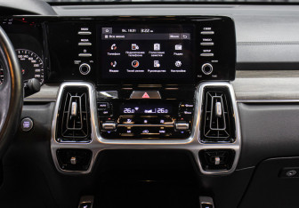 Подержанный автомобиль Kia Sorento 2021 года (15 фото)