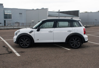 Подержанный автомобиль MINI Countryman 2013 года (8 фото)