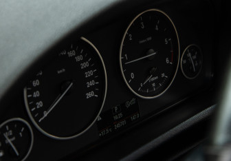 Подержанный автомобиль BMW X3 2012 года (9 фото)
