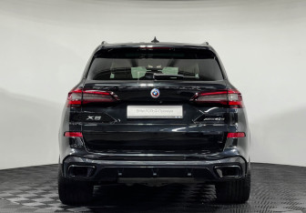 Подержанный автомобиль BMW X5 2022 года (4 фото)