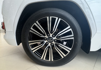 Новый Lexus LX 2024 (7 фото)