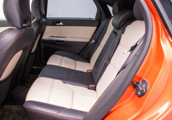 Подержанный автомобиль Volvo S40 2010 года (11 фото)