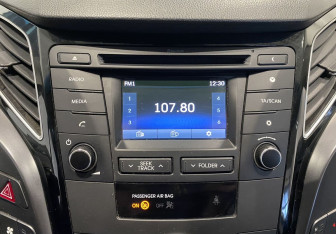 Подержанный автомобиль Hyundai i40 Wagon 2015 года (15 фото)