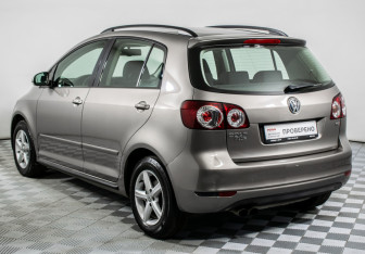 Подержанный автомобиль Volkswagen Golf Plus 2012 года (7 фото)