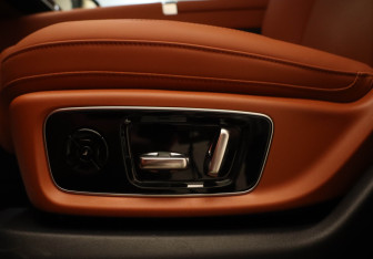 Подержанный автомобиль LiXiang L9 2024 года (10 фото)