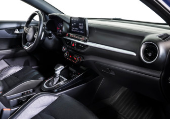 Подержанный автомобиль Kia Cerato Sedan 2022 года (11 фото)