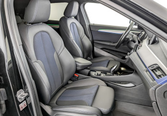 Подержанный автомобиль BMW X2 2020 года (24 фото)