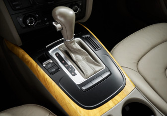 Подержанный автомобиль Audi A4 Sedan 2008 года (14 фото)