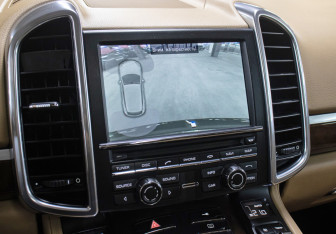 Подержанный автомобиль Porsche Cayenne 2011 года (21 фото)