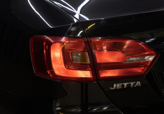 Подержанный автомобиль Volkswagen Jetta Sedan 2012 года (18 фото)