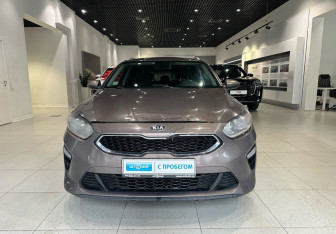 Подержанный автомобиль Kia Ceed Wagon 2019 года (2 фото)