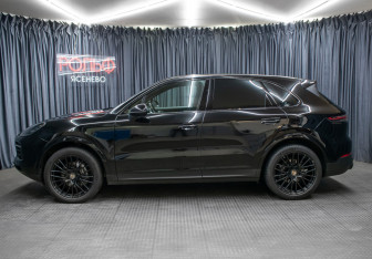 Подержанный автомобиль Porsche Cayenne 2018 года (8 фото)
