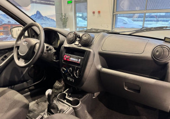 Подержанный автомобиль LADA (ВАЗ) Granta Sedan 2015 года (10 фото)