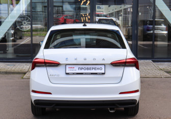Подержанный автомобиль Skoda Rapid Liftback 2022 года (5 фото)