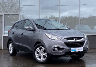 Подержанный автомобиль Hyundai ix35 2012 года (3 фото)