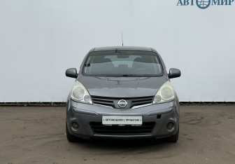 Подержанный автомобиль Nissan Note 2011 года (2 фото)