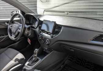 Подержанный автомобиль Hyundai Solaris Sedan 2021 года (11 фото)