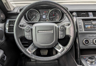 Подержанный автомобиль Land Rover Discovery 2017 года (22 фото)