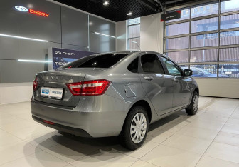 Подержанный автомобиль LADA (ВАЗ) Vesta Sedan 2017 года (4 фото)