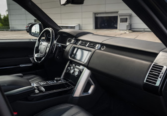 Подержанный автомобиль Land Rover Range Rover 2015 года (13 фото)
