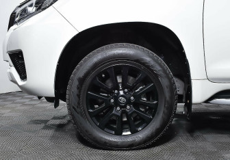 Подержанный автомобиль Toyota Land Cruiser Prado 2020 года (8 фото)