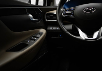 Подержанный автомобиль Hyundai Santa Fe 2022 года (15 фото)