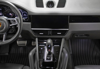 Подержанный автомобиль Porsche Cayenne 2020 года (16 фото)