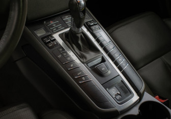 Подержанный автомобиль Porsche Macan 2018 года (14 фото)